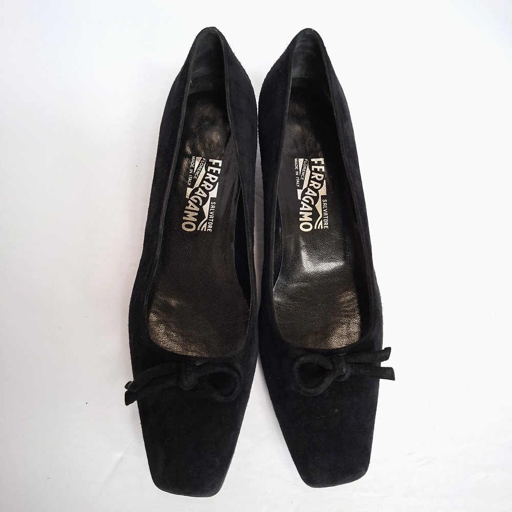 Salvatore Ferragamo Heels Black Bow Accent Sz‎ 9 Vintage Calf Suede Amber Heel